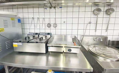 西安多元?dú)g樂世界食堂廚具設(shè)備工程項(xiàng)目全面解析